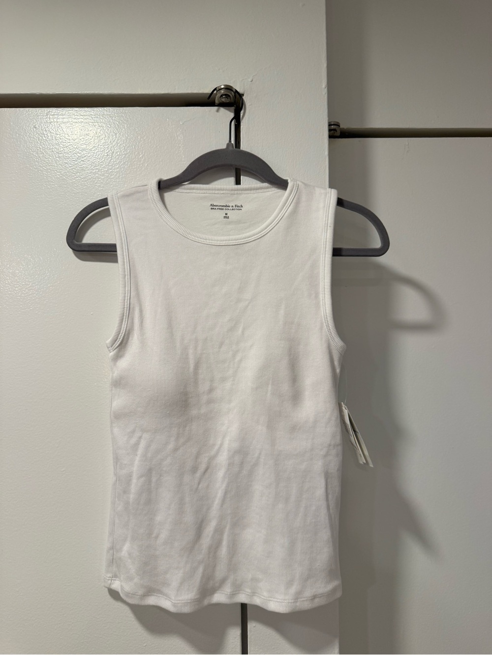 Abercrombie & Fitch White Ribbed Sleeveless Tank (Bra-less)